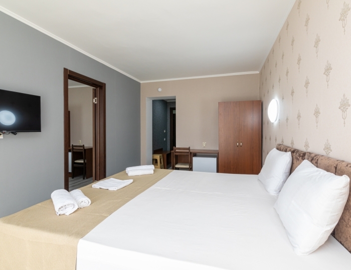 Комфорт 4-местный 2-комн. коннект - Отель «Страна души» Сухум