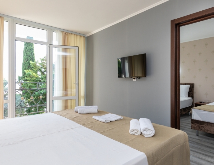 Комфорт 4-местный 2-комн. коннект - Отель «Страна души» Сухум