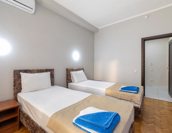 Семейный 4-местный 2-комн. стандарт - Отель «Страна души» Сухум