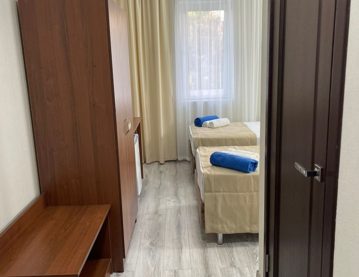 Эконом 4-мест. 2-комн. коннект без б. - Отель «Страна души» Сухум